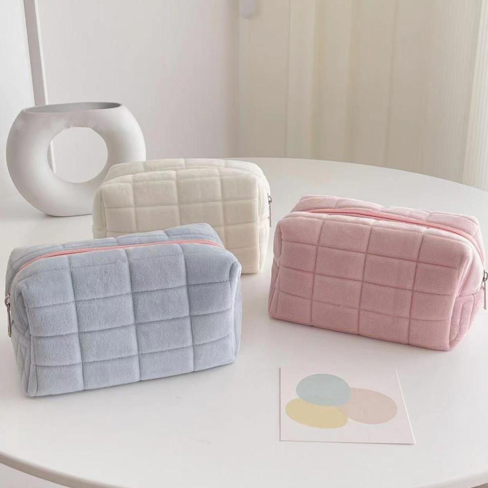 Tas Makeup Bulu Halus Lucu Unt - Beauty Makeup Women ulasan dan harga