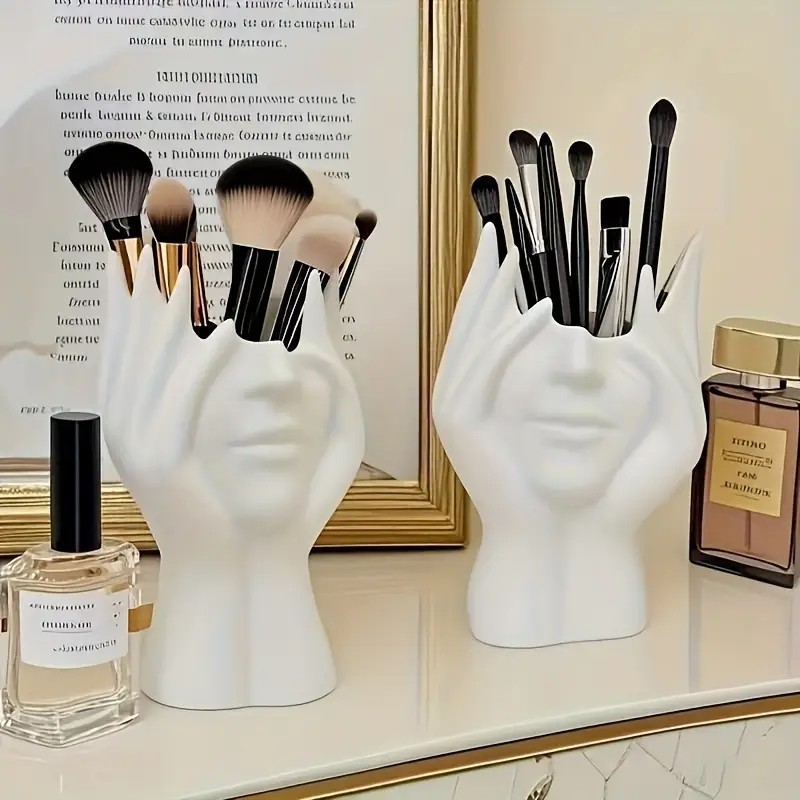 Tempat Kuas Rias Bentuk Wajah  - Beauty Makeup Design ulasan dan harga